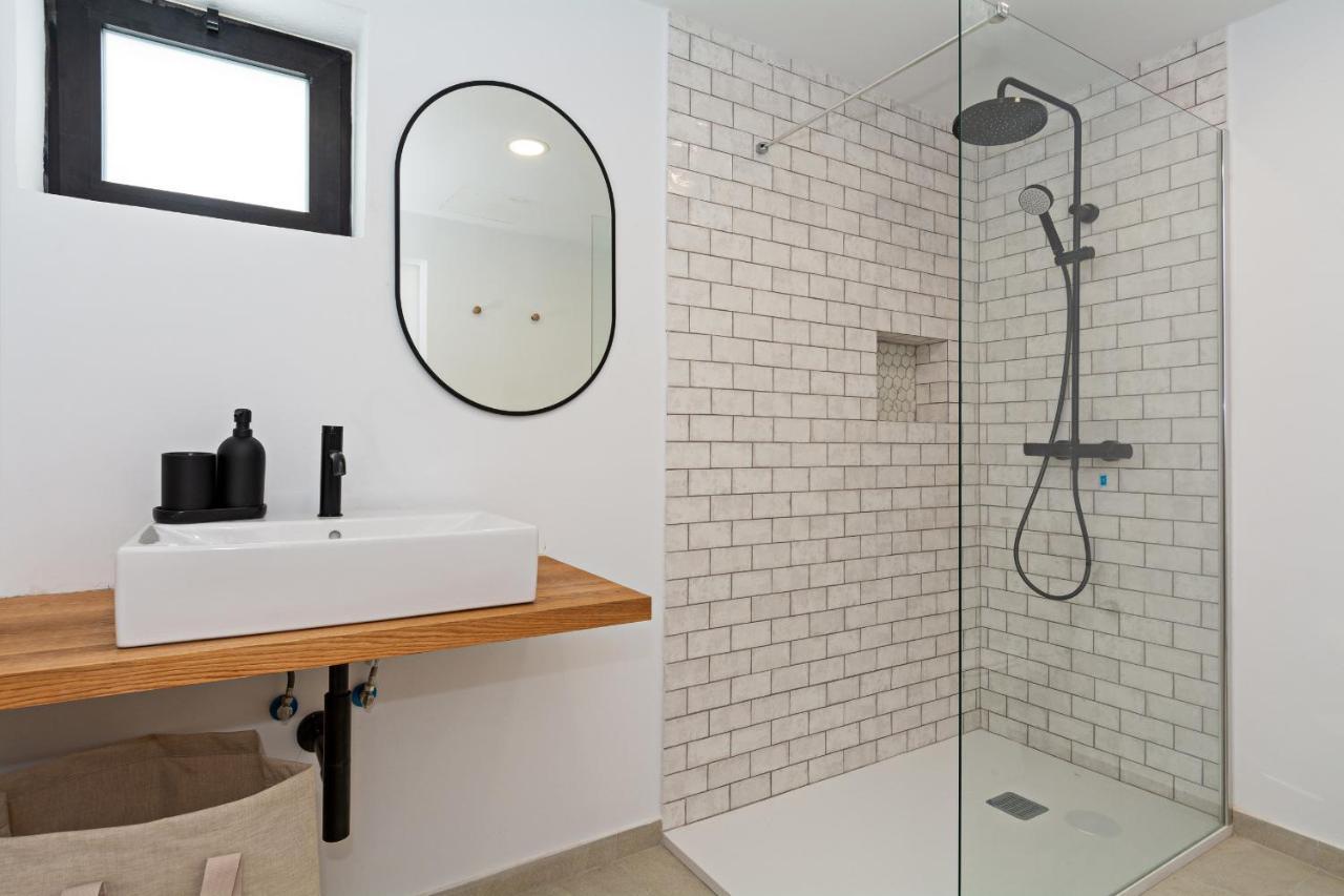 ארסיפה Luxury Beach Views 2Br House - Private Parking מראה חיצוני תמונה